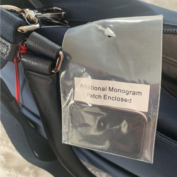 NWT TUMI Medium Tote Valletta: Navy Nylon, Leather Handles, Zip Close, Name Tag - Picture 8 of 16